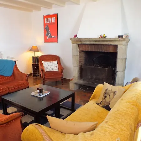 Charmante Maison Familiale Avec Jardin à *