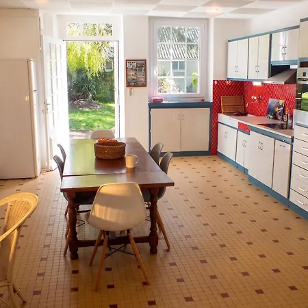 Сasa de vacaciones Charmante Maison Familiale Avec Jardin à *