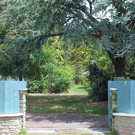 Charmante Maison Familiale Avec Jardin à *